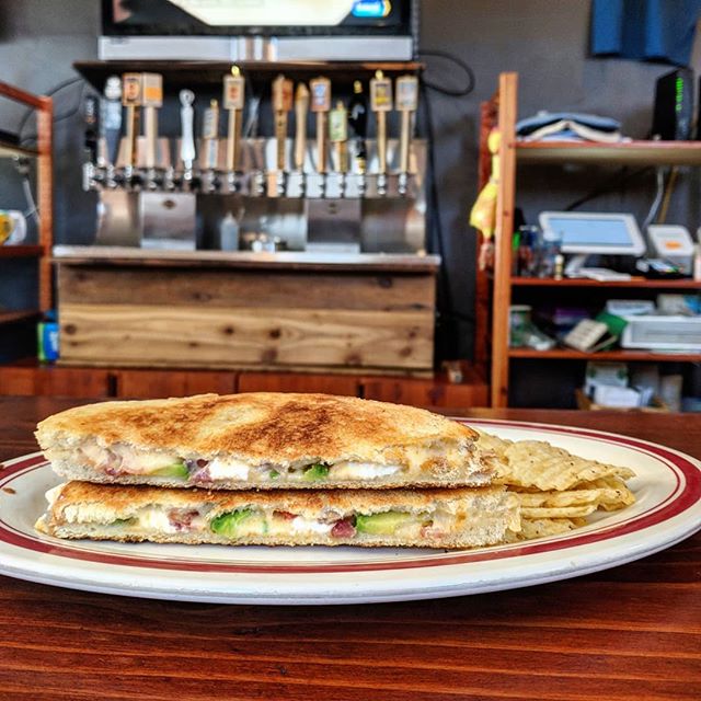 We are 332 days away from national grilled cheese day! Why not celebrate early with $6 unlimited topping grilled cheese sandwiches and trivia at 7pm?? #grilledcheese #greeley #colorado #craftbeer #foodie #greatday